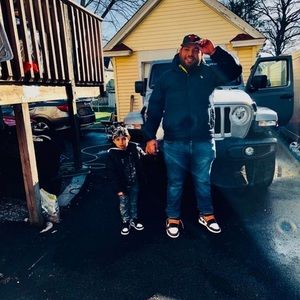 Meet your Posher, Elias